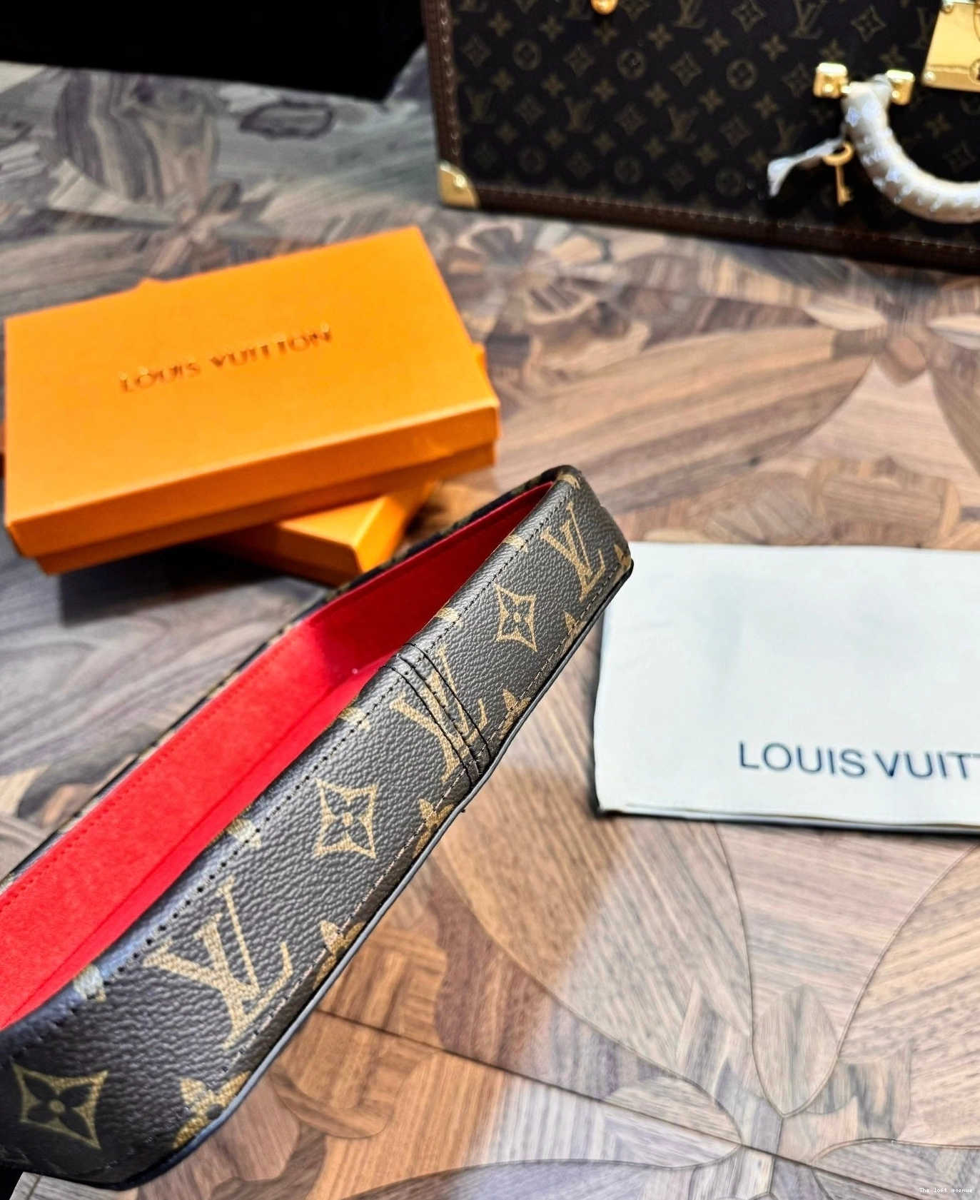 LV TRAY CUSTOM VALET 0731